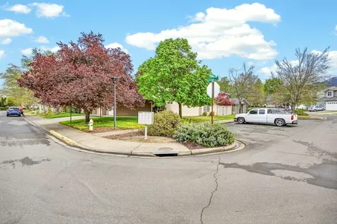 2122 Creek Drive Ashland OR 97520