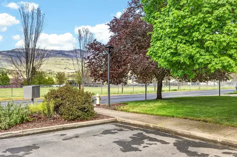 2122 Creek Drive Ashland OR 97520