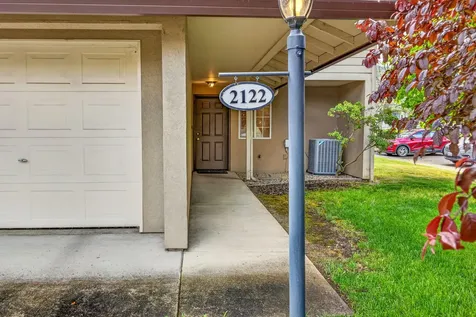 2122 Creek Drive Ashland OR 97520