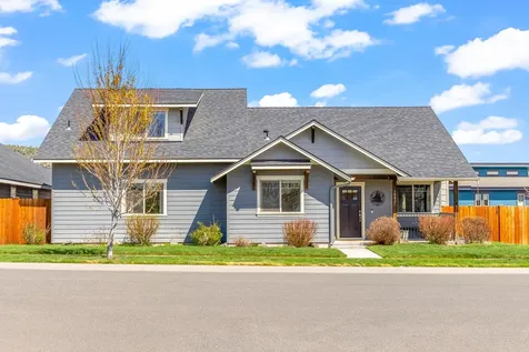 1002 NE Discovery Loop Prineville OR 97754