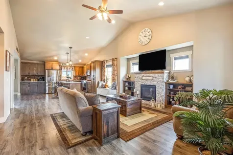 1002 NE Discovery Loop Prineville OR 97754