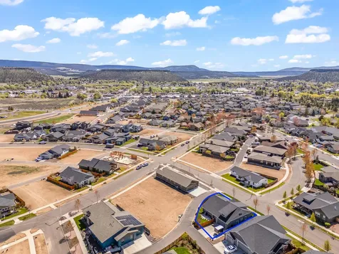 1002 NE Discovery Loop Prineville OR 97754