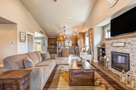 1002 NE Discovery Loop Prineville OR 97754