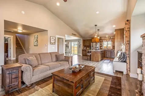 1002 NE Discovery Loop Prineville OR 97754