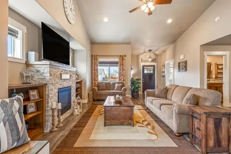 1002 NE Discovery Loop Prineville OR 97754