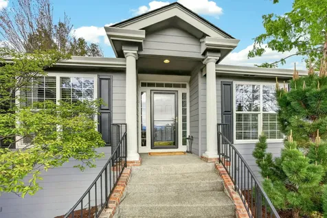 4781 Torrey Pines Drive Medford OR 97504