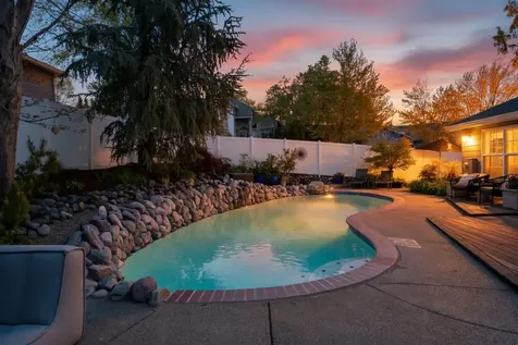 4781 Torrey Pines Drive Medford OR 97504