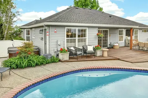 4781 Torrey Pines Drive Medford OR 97504