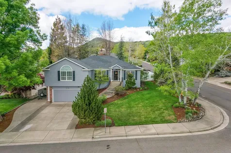 4781 Torrey Pines Drive Medford OR 97504