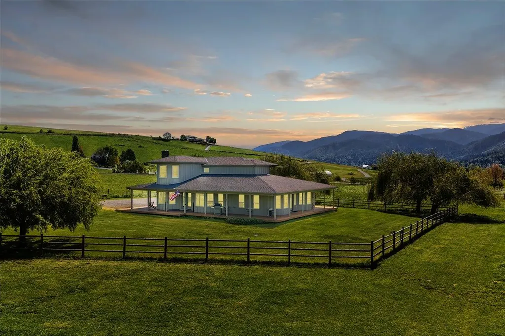 900 Butler Creek Road Ashland OR 97520