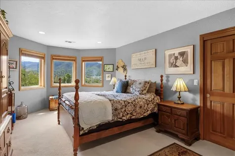 900 Butler Creek Road Ashland OR 97520