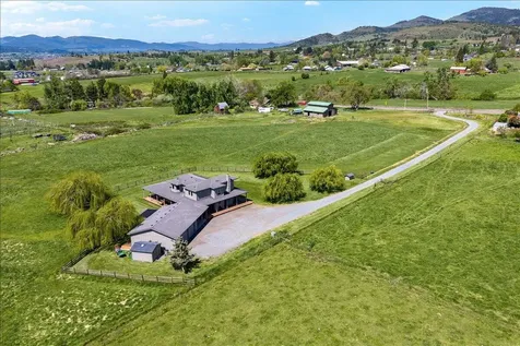 900 Butler Creek Road Ashland OR 97520