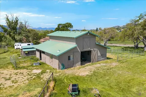 900 Butler Creek Road Ashland OR 97520