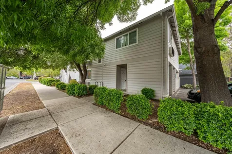 139 Almond Street Medford OR 97504