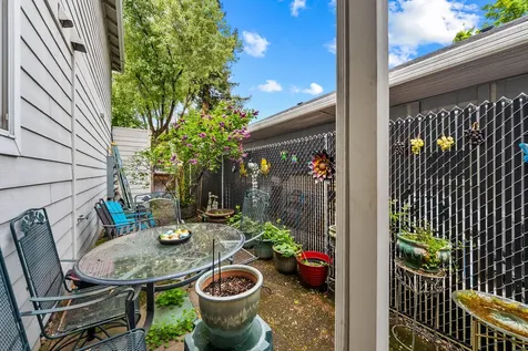139 Almond Street Medford OR 97504