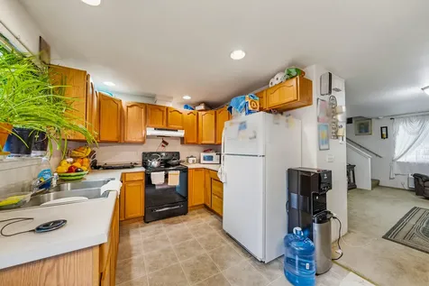 139 Almond Street Medford OR 97504