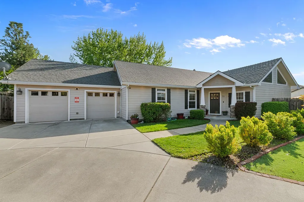 72 Pineridge Lane Eagle Point OR 97524