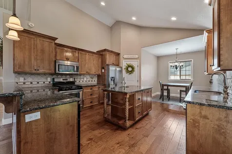 72 Pineridge Lane Eagle Point OR 97524