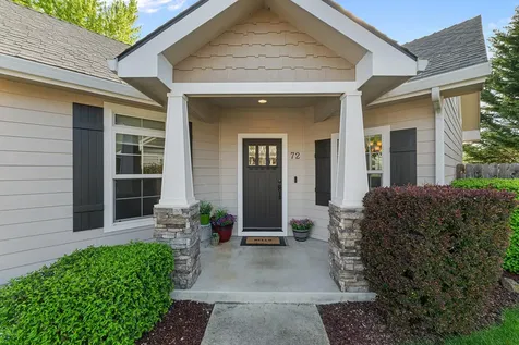 72 Pineridge Lane Eagle Point OR 97524