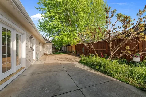 72 Pineridge Lane Eagle Point OR 97524