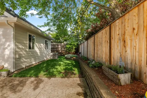 72 Pineridge Lane Eagle Point OR 97524
