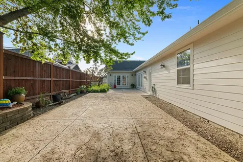 72 Pineridge Lane Eagle Point OR 97524