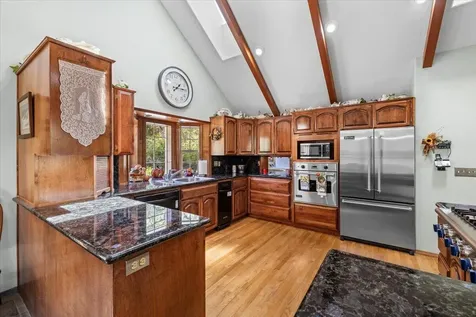 8959 John Day Drive Gold Hill OR 97525