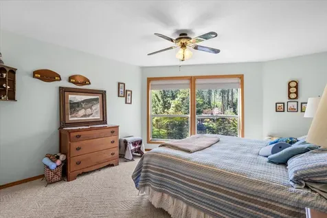 8959 John Day Drive Gold Hill OR 97525