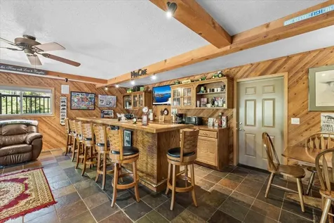 8959 John Day Drive Gold Hill OR 97525