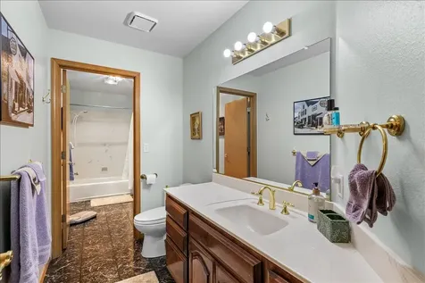 8959 John Day Drive Gold Hill OR 97525