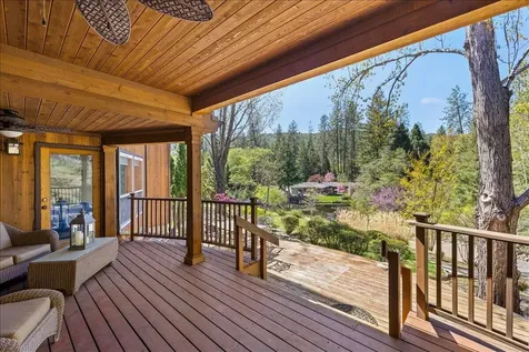 8959 John Day Drive Gold Hill OR 97525