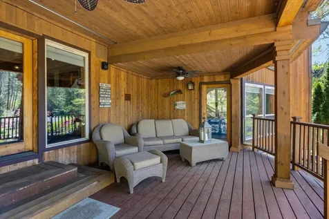 8959 John Day Drive Gold Hill OR 97525