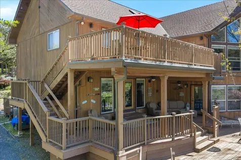 8959 John Day Drive Gold Hill OR 97525
