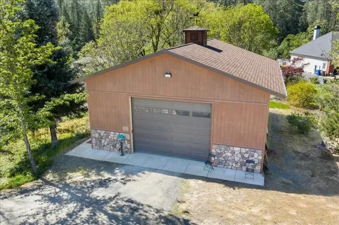 8959 John Day Drive Gold Hill OR 97525