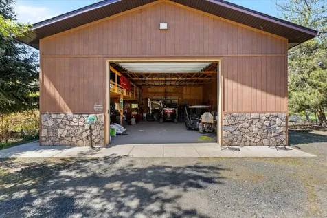 8959 John Day Drive Gold Hill OR 97525