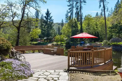 8959 John Day Drive Gold Hill OR 97525