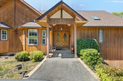 8959 John Day Drive Gold Hill OR 97525