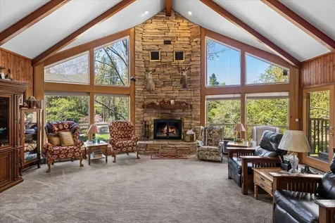 8959 John Day Drive Gold Hill OR 97525