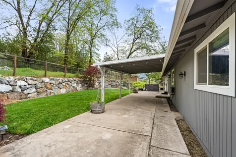 198 Hessar Street Grants Pass OR 97527