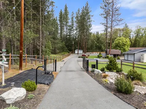 198 Hessar Street Grants Pass OR 97527