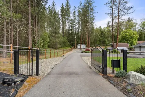 198 Hessar Street Grants Pass OR 97527