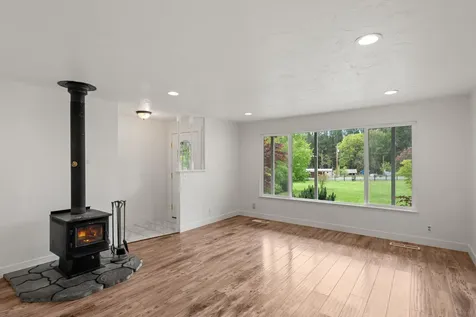 198 Hessar Street Grants Pass OR 97527