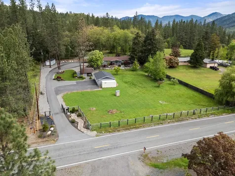 198 Hessar Street Grants Pass OR 97527