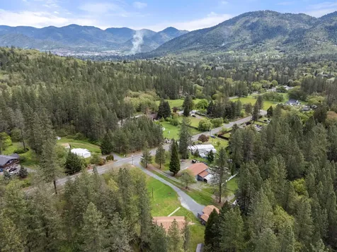 198 Hessar Street Grants Pass OR 97527