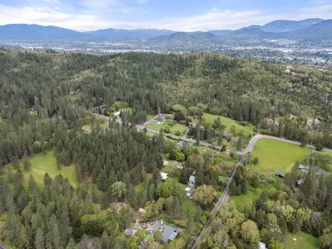 198 Hessar Street Grants Pass OR 97527