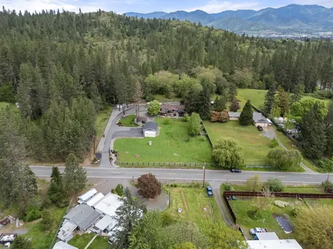 198 Hessar Street Grants Pass OR 97527