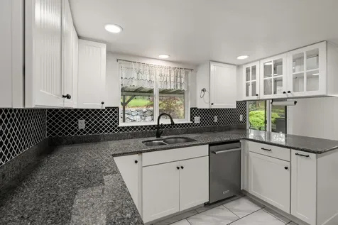 198 Hessar Street Grants Pass OR 97527