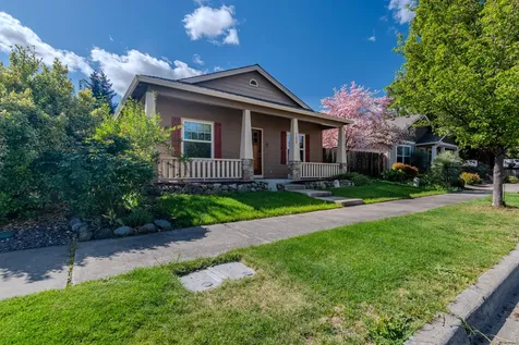 708 Isherwood Drive Central Point OR 97502