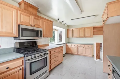 1335 NW Washington Boulevard Grants Pass OR 97526