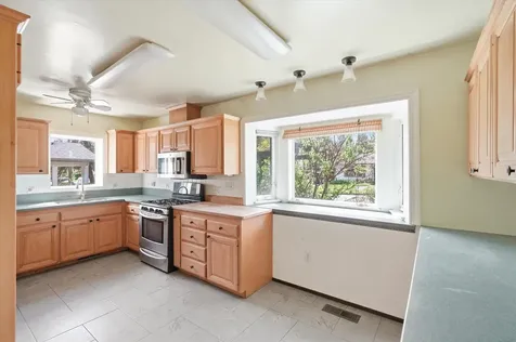 1335 NW Washington Boulevard Grants Pass OR 97526